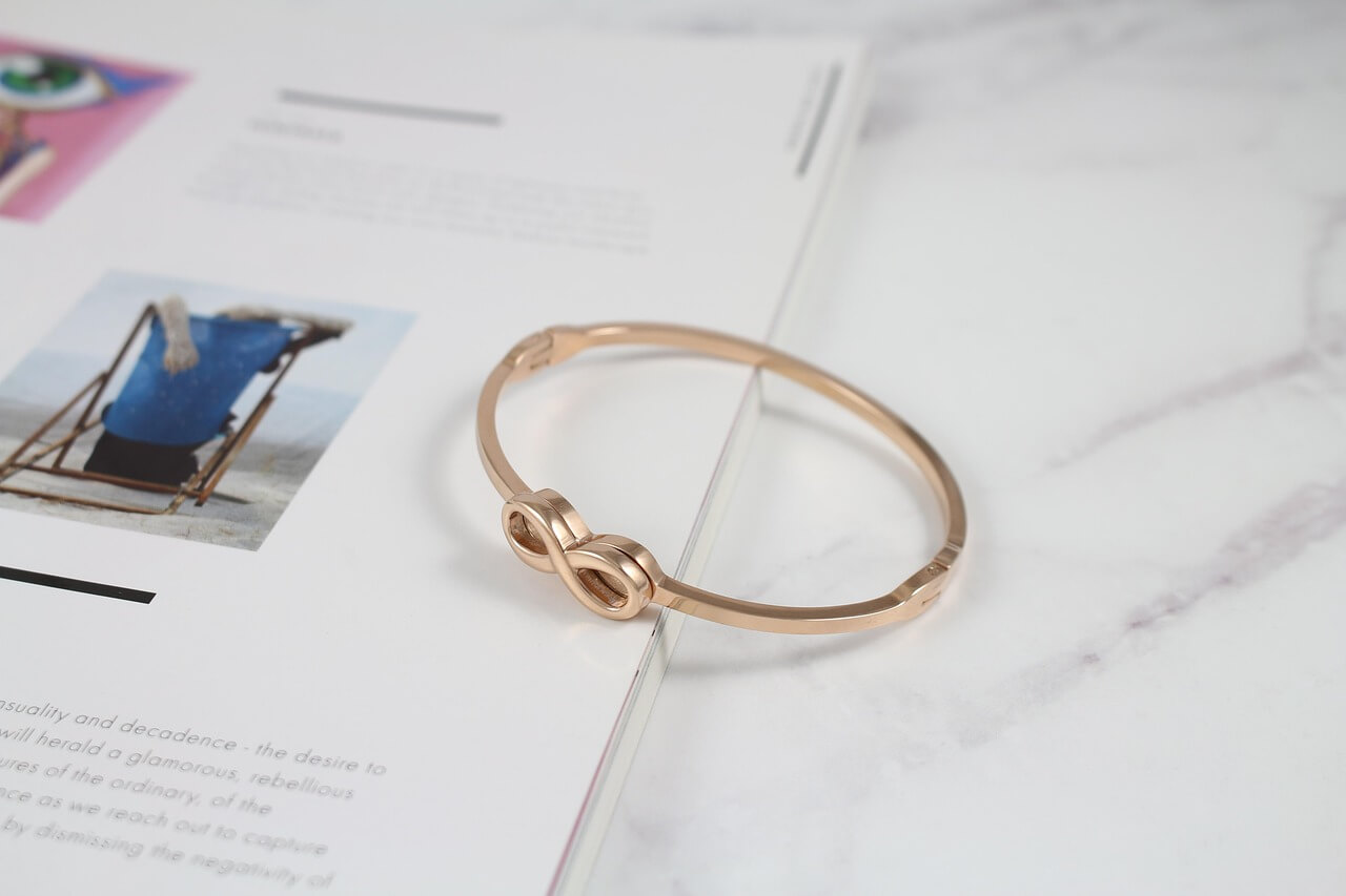 2 Elegant Women’s Bracelet – Stylish & Adjustable - الصورة 2